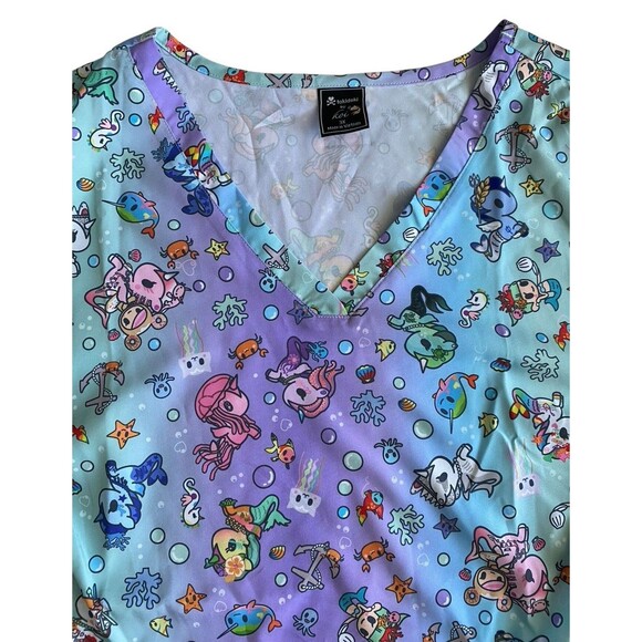 Tokidoki x Koi Scrub Top 3X Blowing Bubbles Leslie Print NWT - Picture 2 of 7